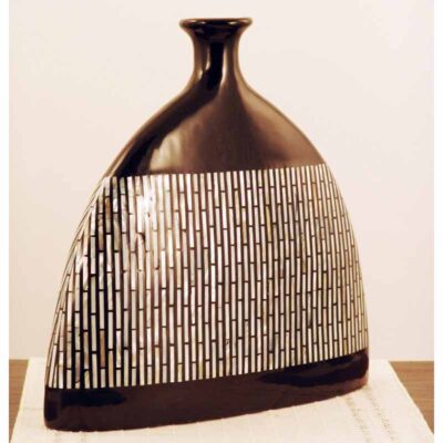 Vaso laccato inserti in madreperla