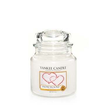 Snow in Love candela Yankee Candle giara media