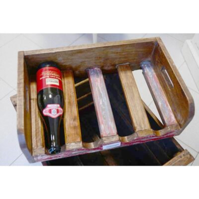 Portabottiglie in legno vecchio riutilizzato